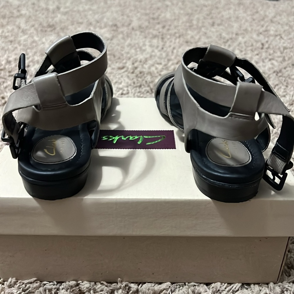 Clark’s Viveca Myth Sage Leather 7 sandal - Picture 4 of 7